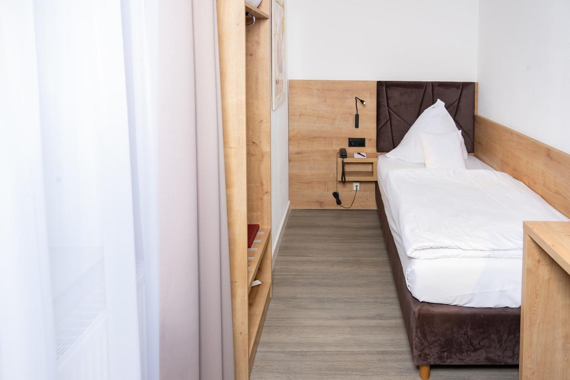 Alpha Hotel 3*