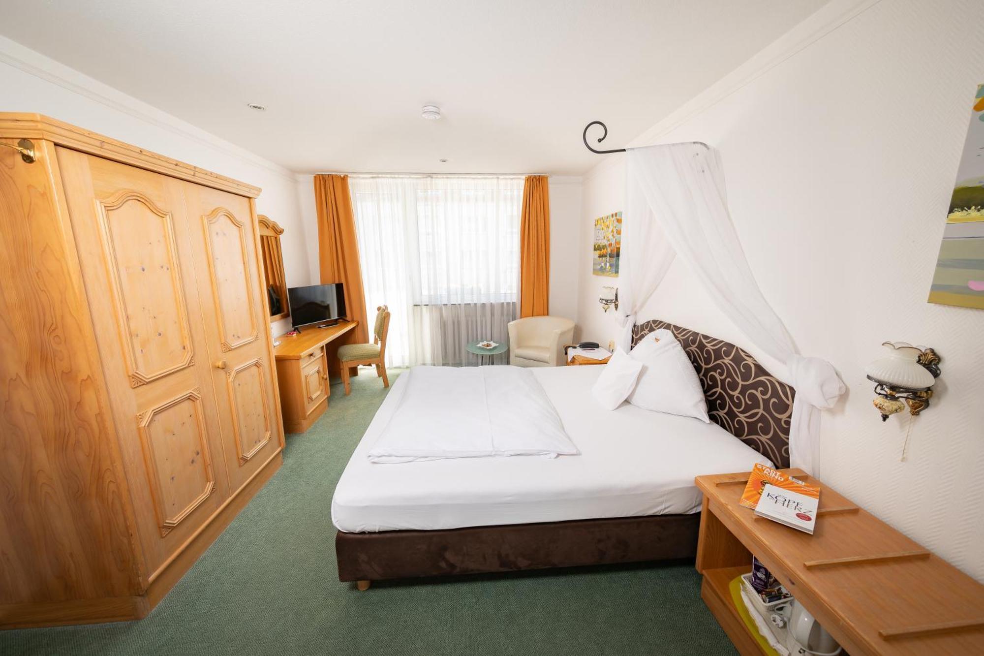 Alpha Hotel 3*